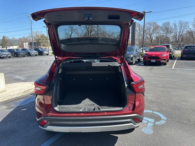 Used 2025 Chevrolet Trax LT w/ LT Convenience Package image 21