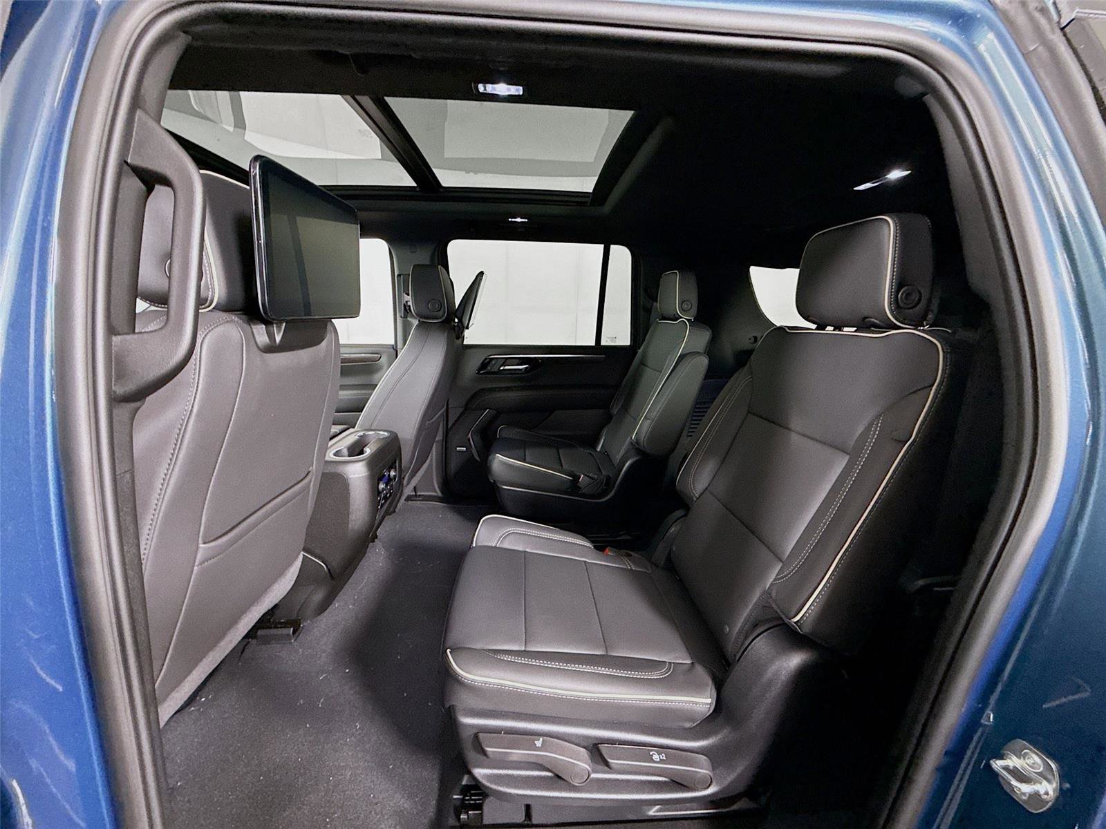 New 2026 Chevrolet Suburban Premier image 20