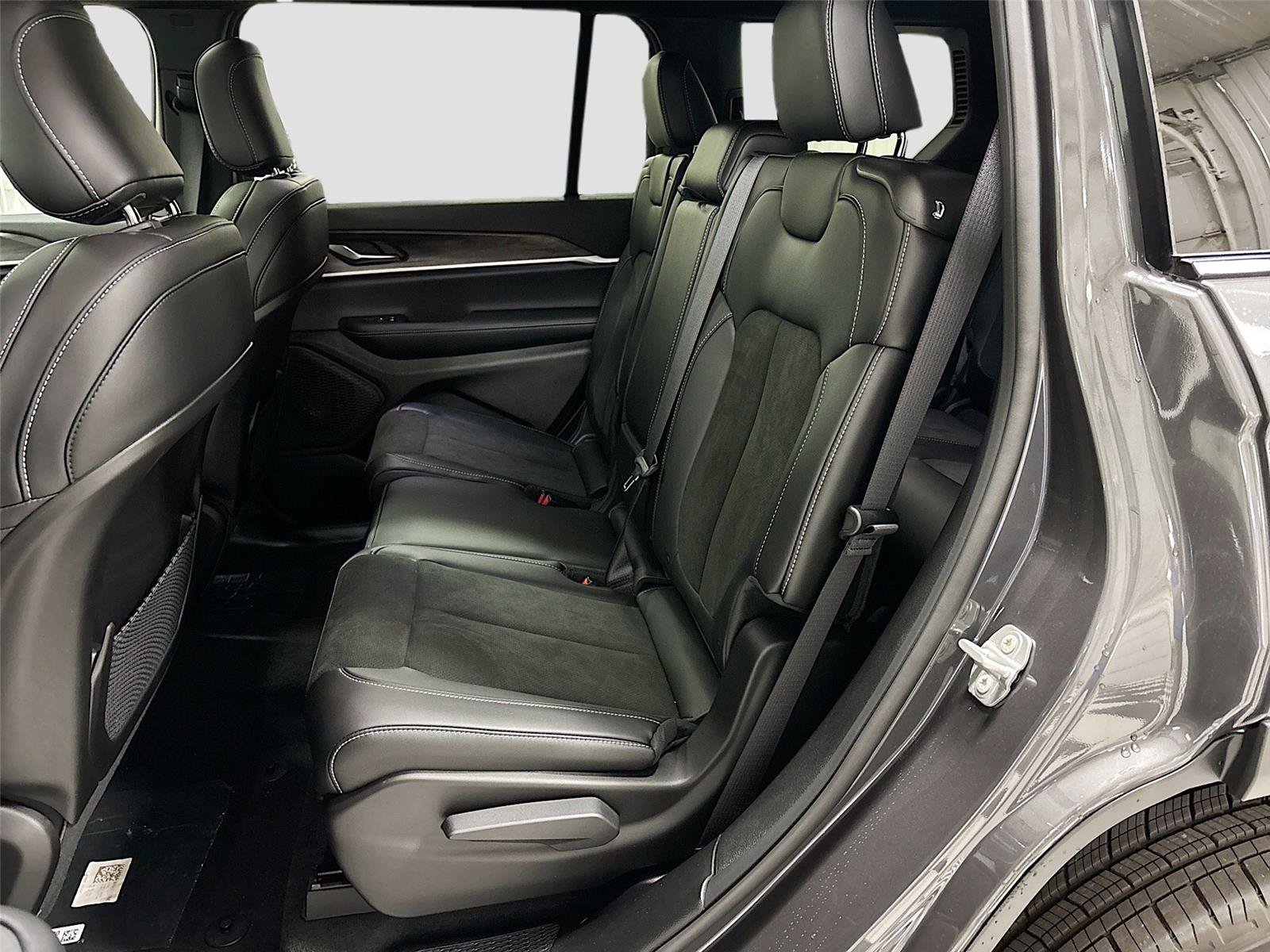 New 2026 Jeep Grand Cherokee L 4WD image 11