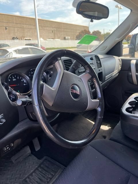 Used 2010 GMC Sierra 2500 SLE w/ Suspension Package, Off-Road AWD/4WD image 6