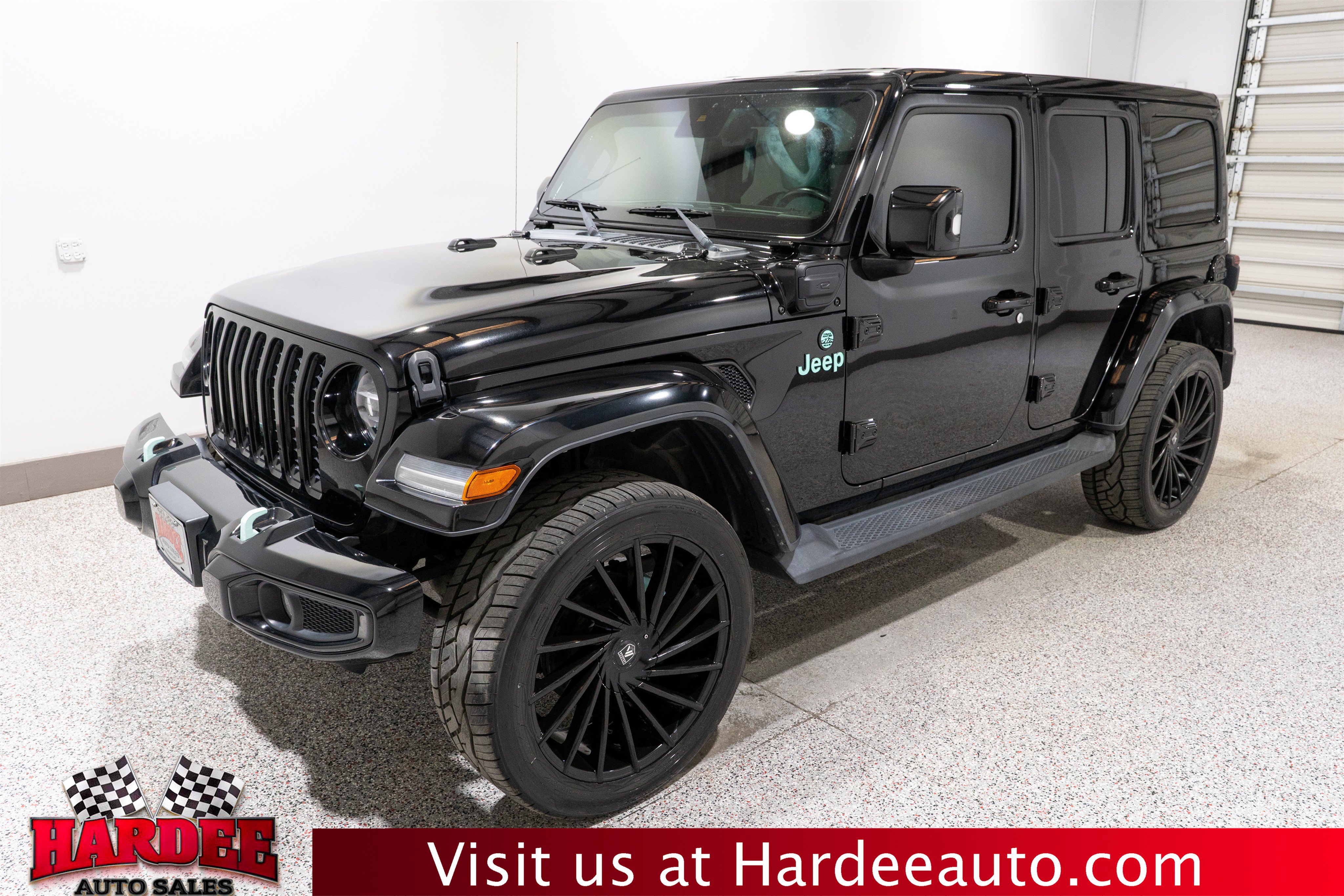 Used 2022 Jeep Wrangler Unlimited Sahara AWD/4WD image 2
