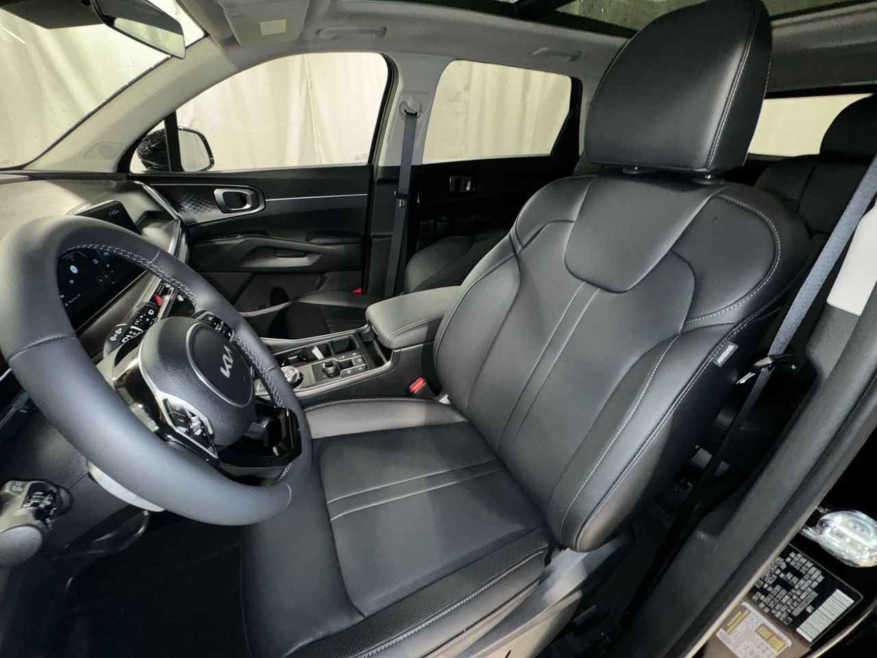 Certified 2025 Kia Sorento EX w/ EX Panoramic Sunroof Package AWD/4WD image 3