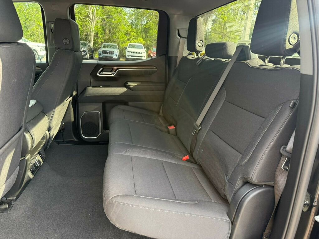 Used 2025 Chevrolet Silverado 1500 LT image 9