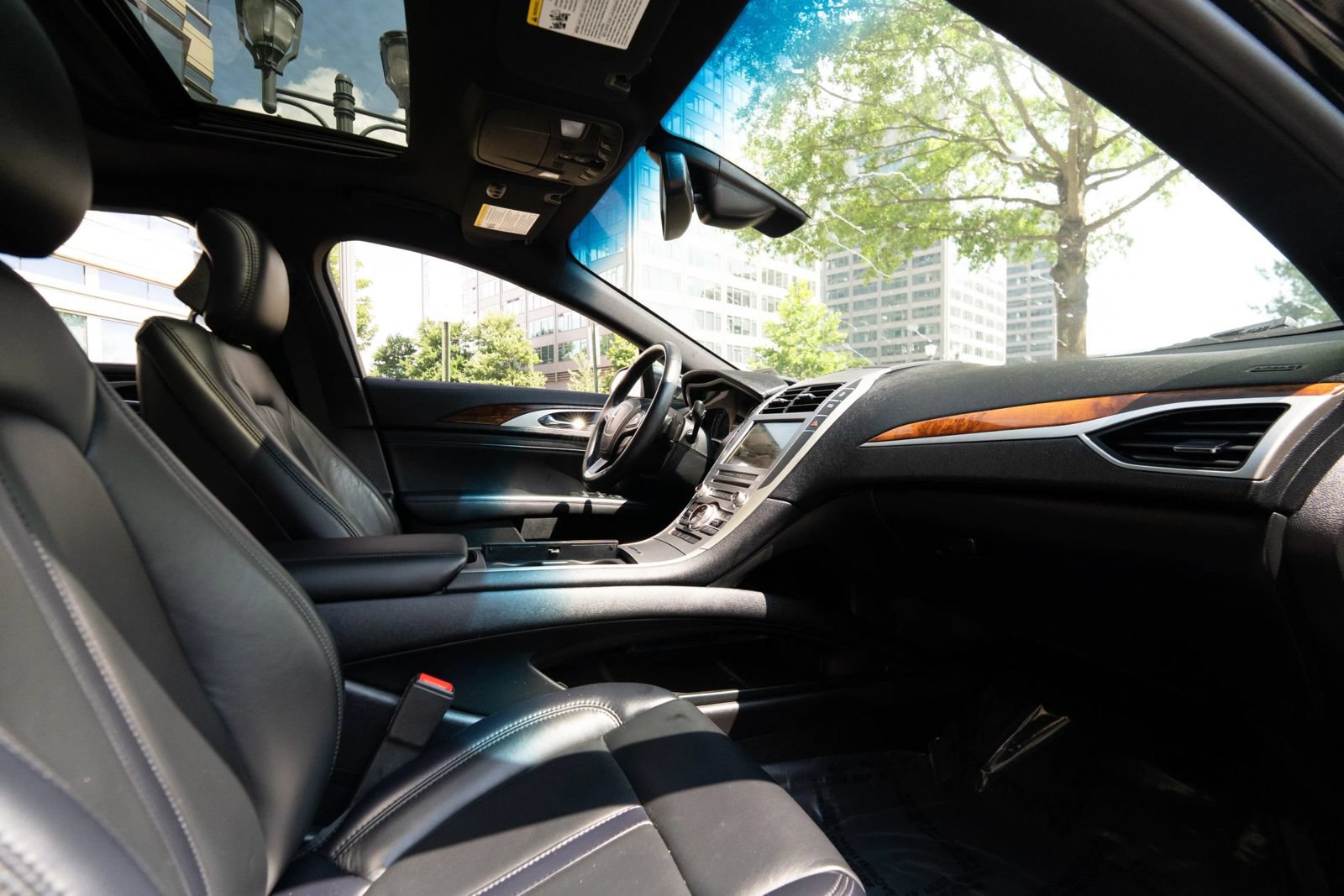 Used 2019 Lincoln MKZ Reserve w/ Reserve Plus Package AWD/4WD image 12