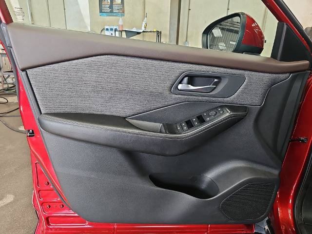 Used 2022 Nissan Rogue SV AWD/4WD image 24