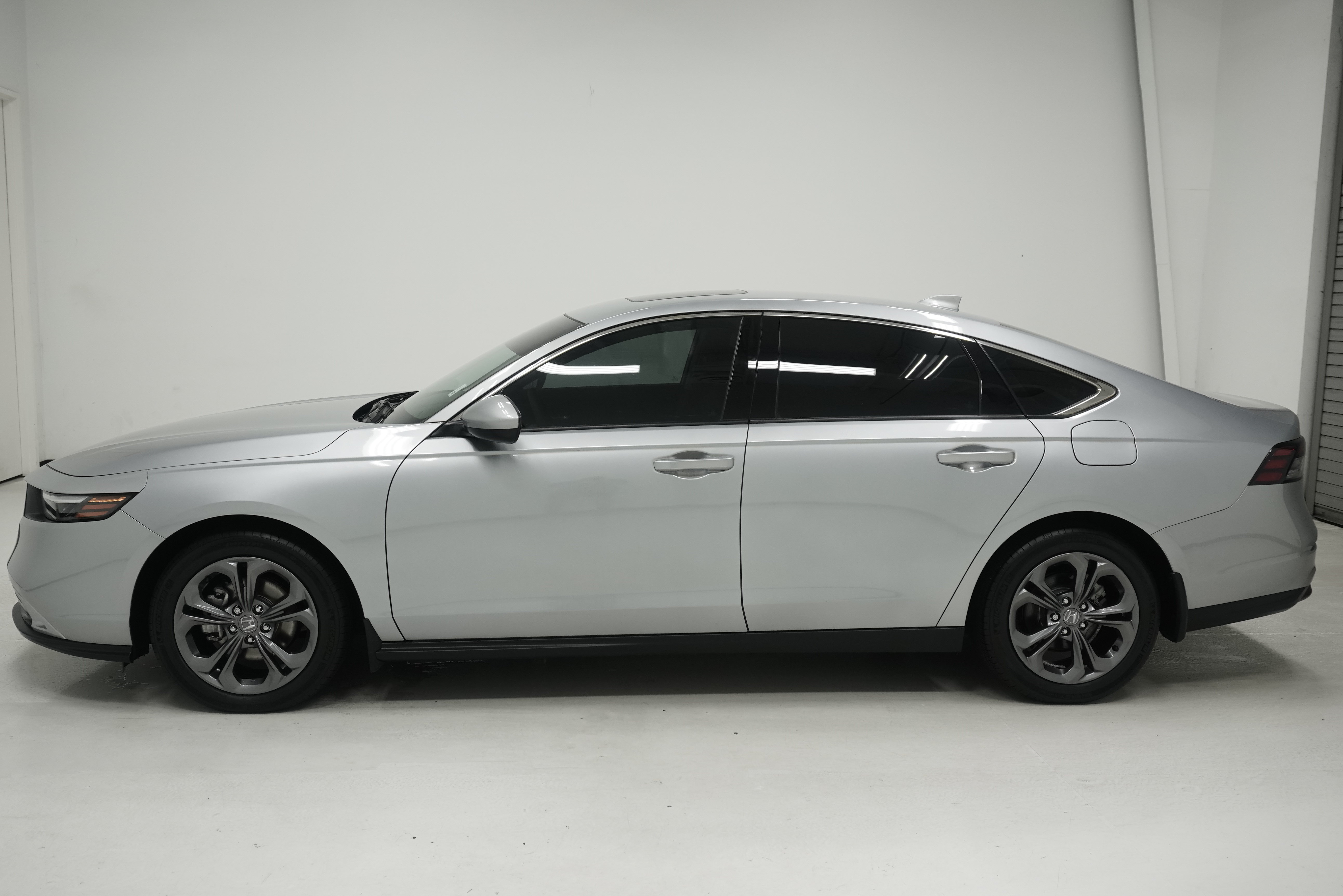 Used 2023 Honda Accord EX image 7