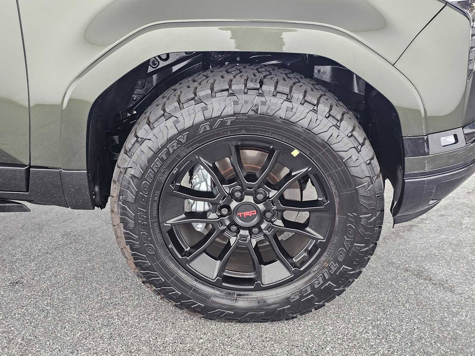 Used 2025 Lexus GX 550 w/ Accessory Package (31) image 9