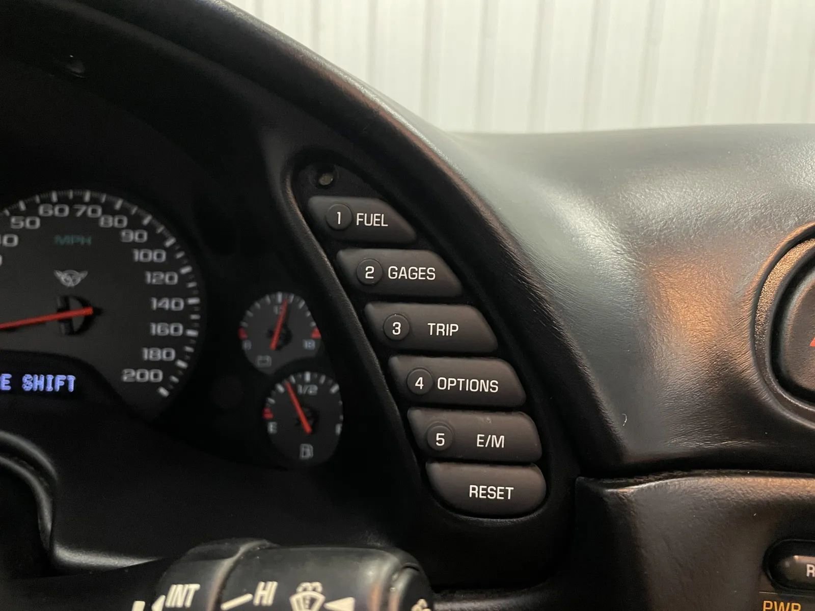 Used 2000 Chevrolet Corvette Coupe w/ Roof Pkg RWD image 25