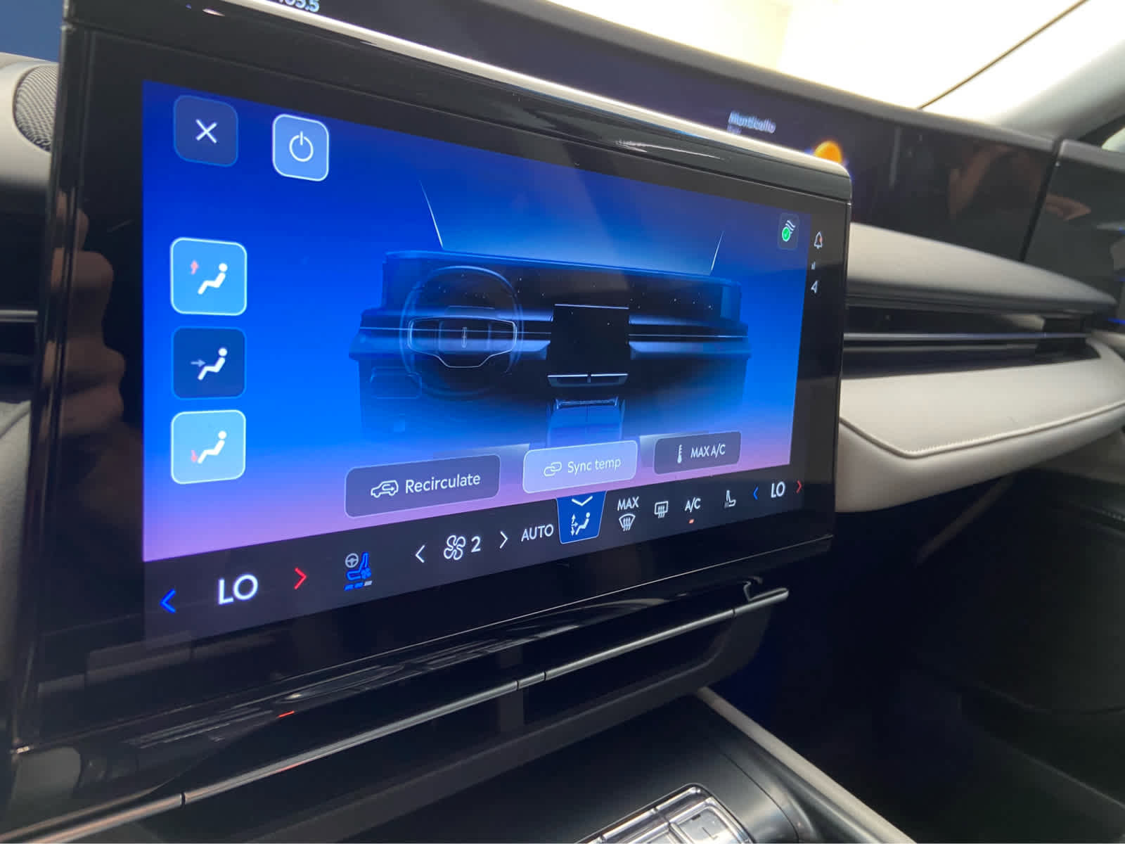 Used 2024 Lincoln Nautilus Reserve w/ Equipment Group 202A image 31