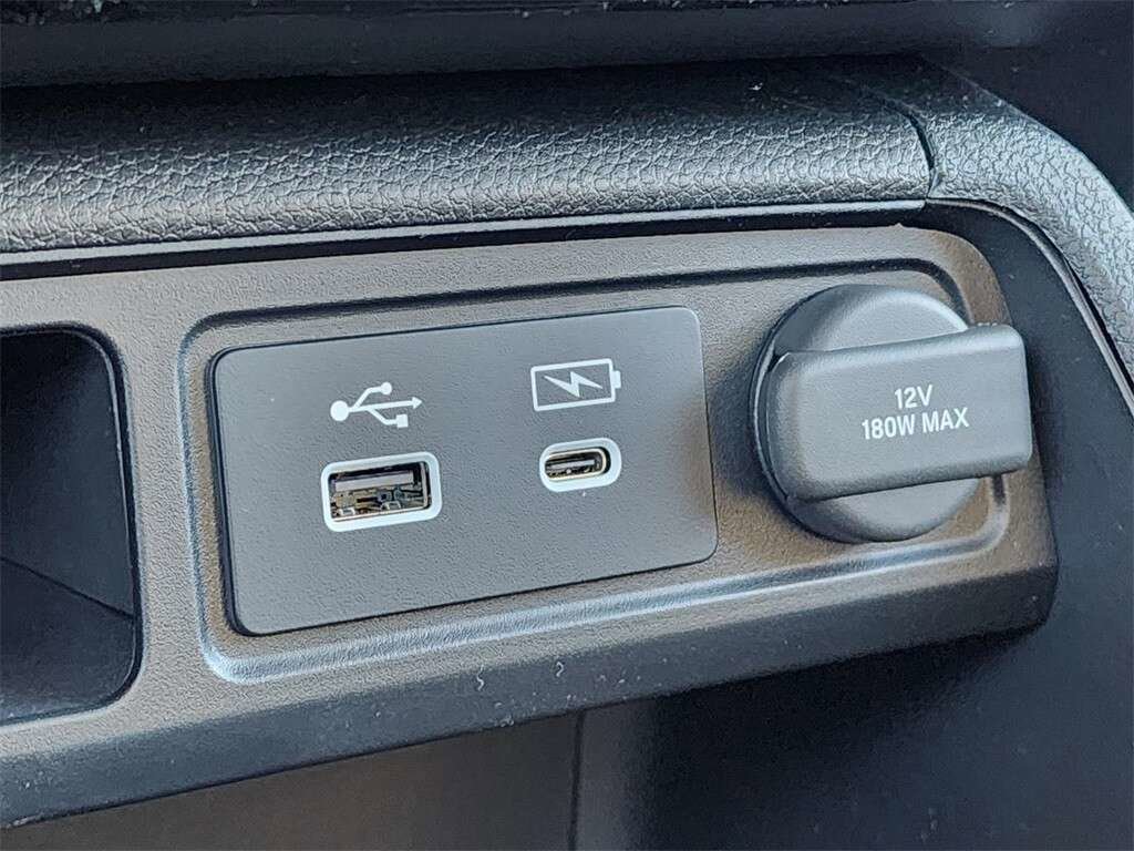 Used 2024 Honda Pilot Elite image 36