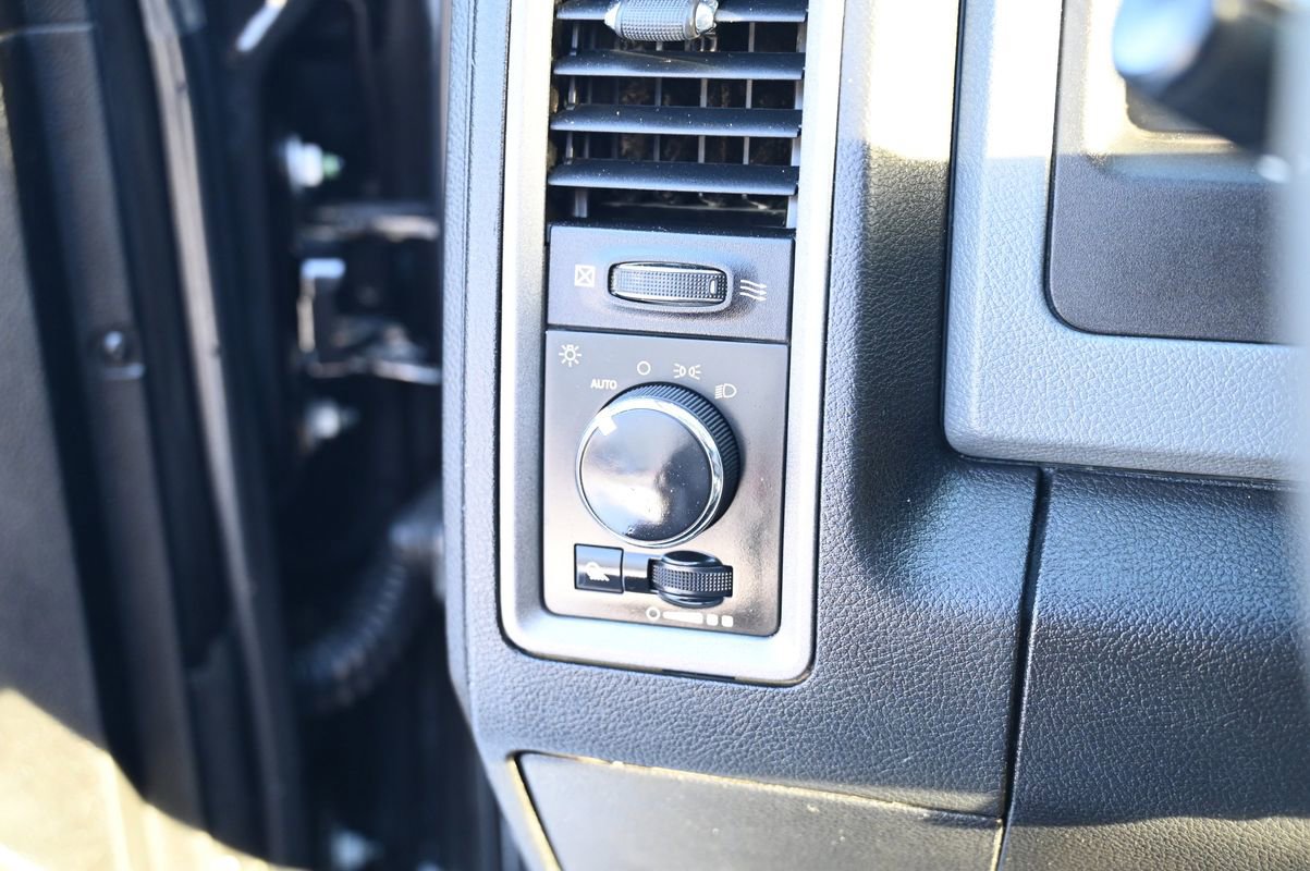 Used 2018 RAM 2500 Tradesman w/ Chrome Appearance Group image 22