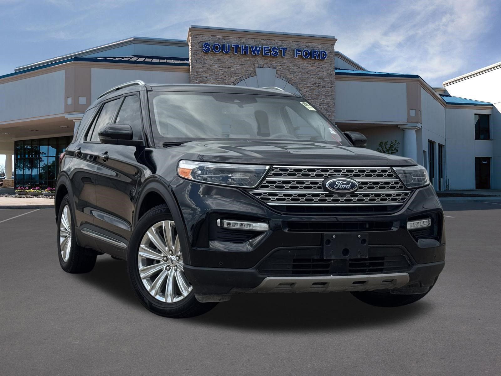 Used 2023 Ford Explorer Limited w/ Limited Technology Package RWD image 1