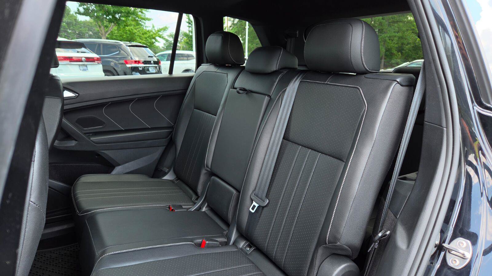 Used 2023 Volkswagen Tiguan SE R-Line FWD image 44
