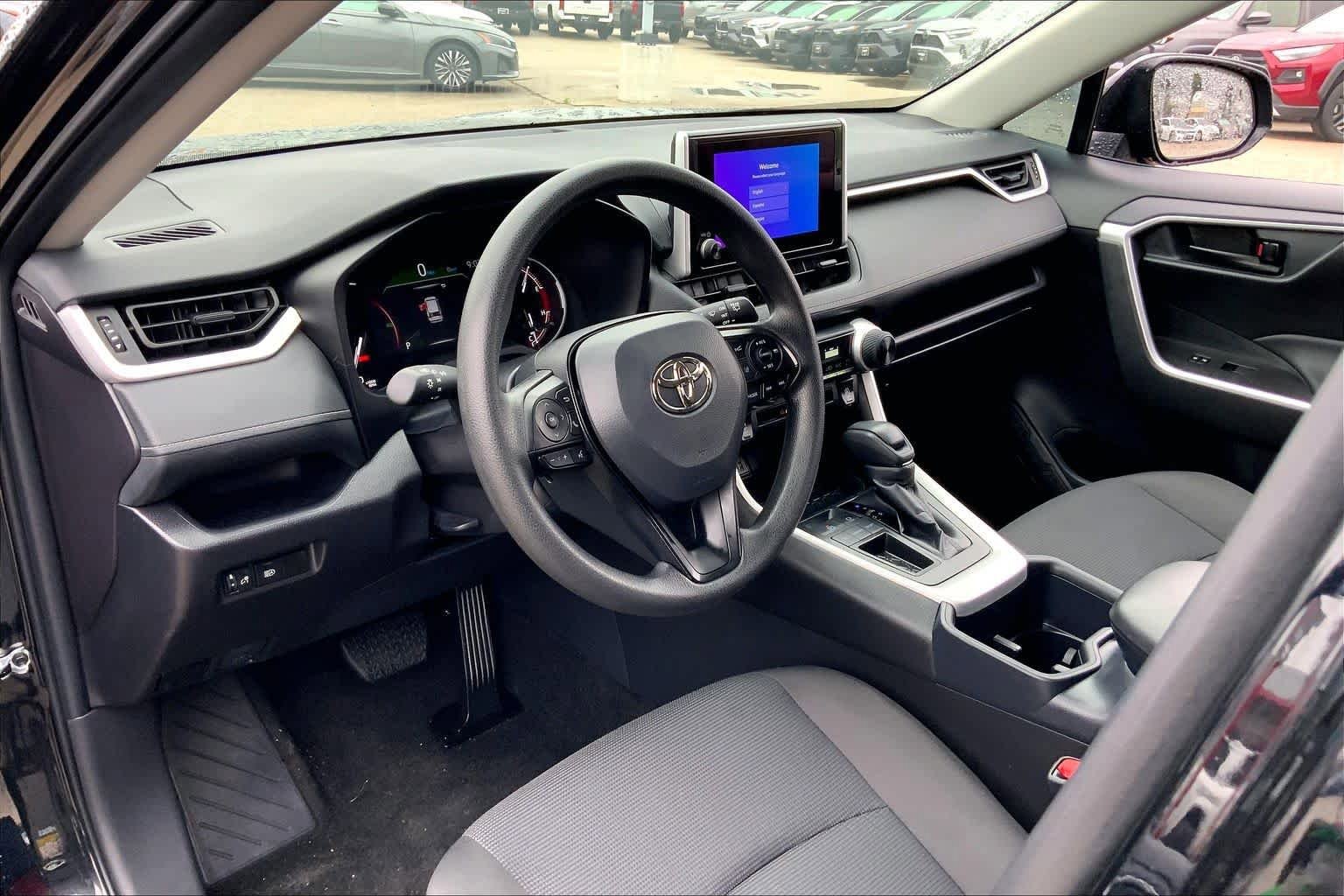 Used 2025 Toyota RAV4 LE FWD image 17