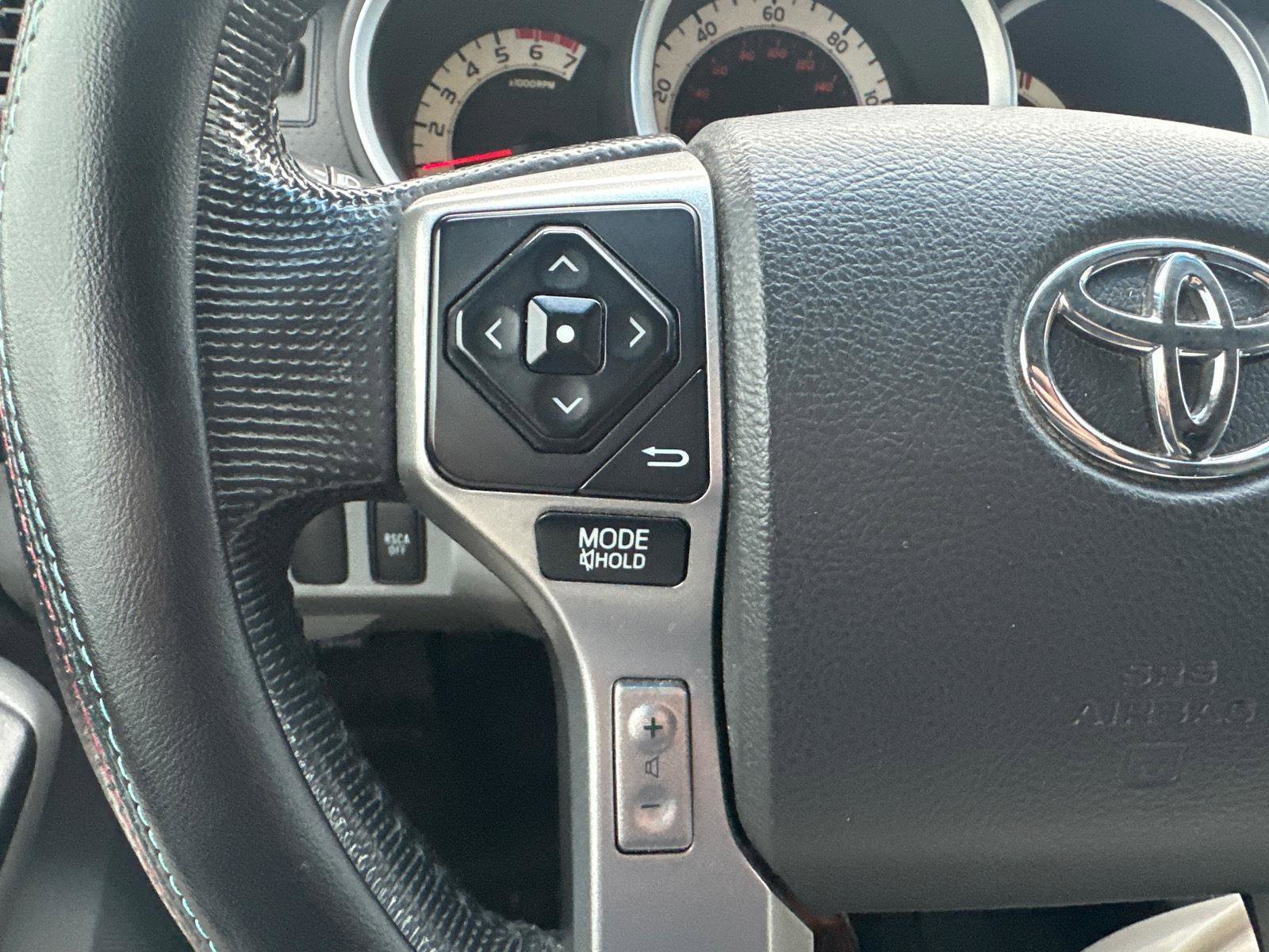 Used 2015 Toyota Tacoma TRD Pro image 29