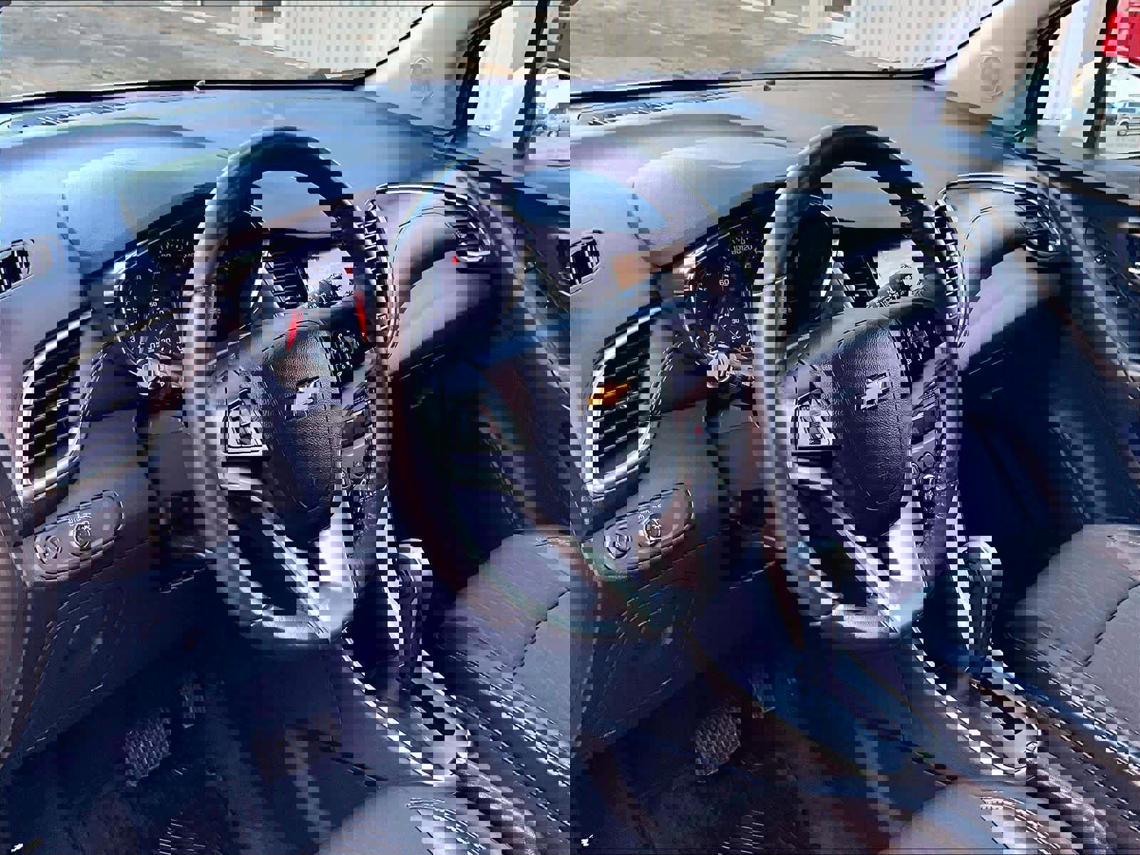 Certified 2022 Chevrolet Trax LT w/ Sport Edition image 8