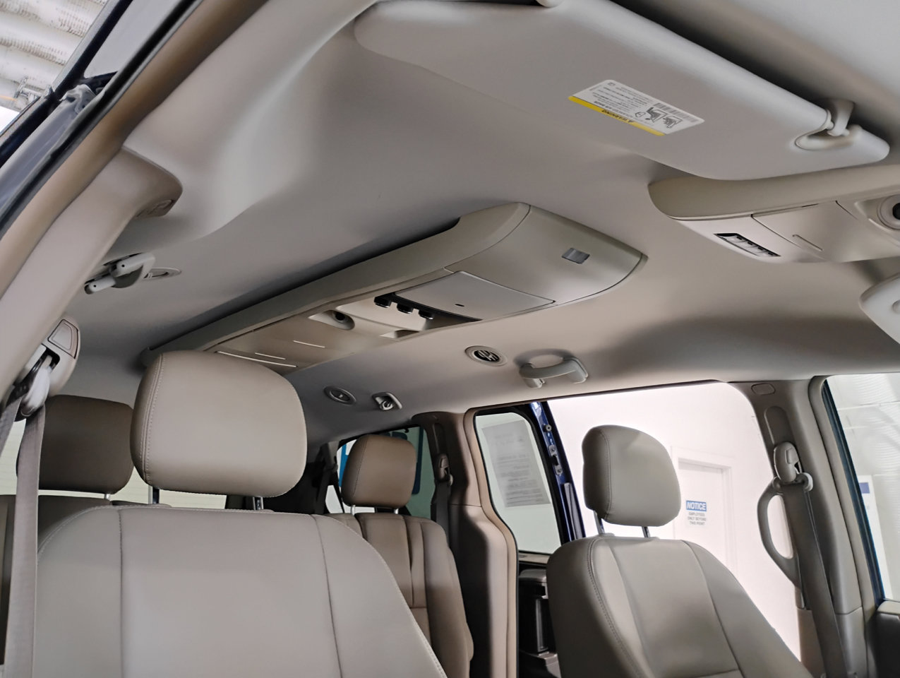 Used 2016 Chrysler Town & Country Touring image 78