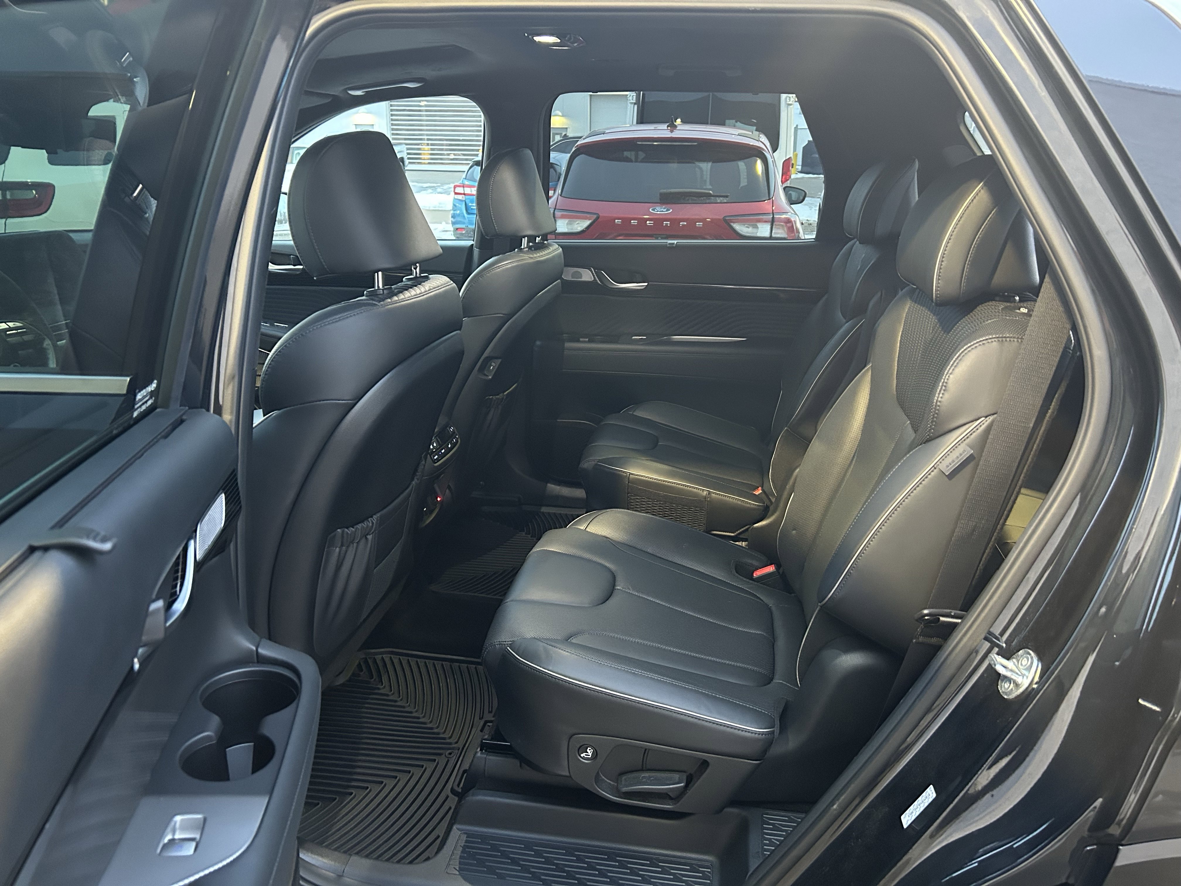 Used 2023 Hyundai Palisade Calligraphy image 17