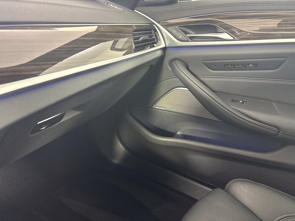 Used 2019 BMW M550i xDrive w/ Premium Package 2 AWD/4WD image 16