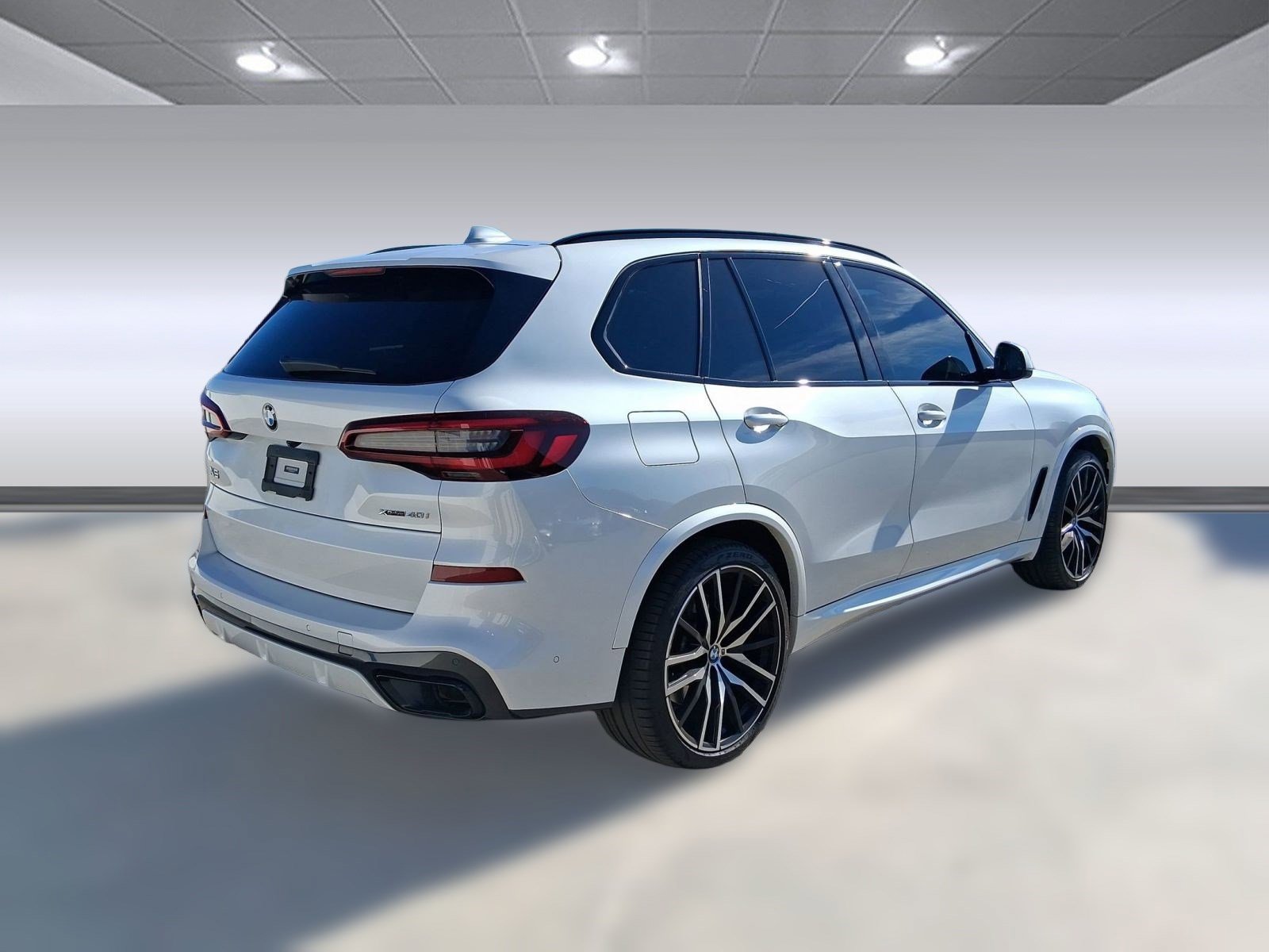 Used 2021 BMW X5 xDrive40i w/ M Sport Package image 9