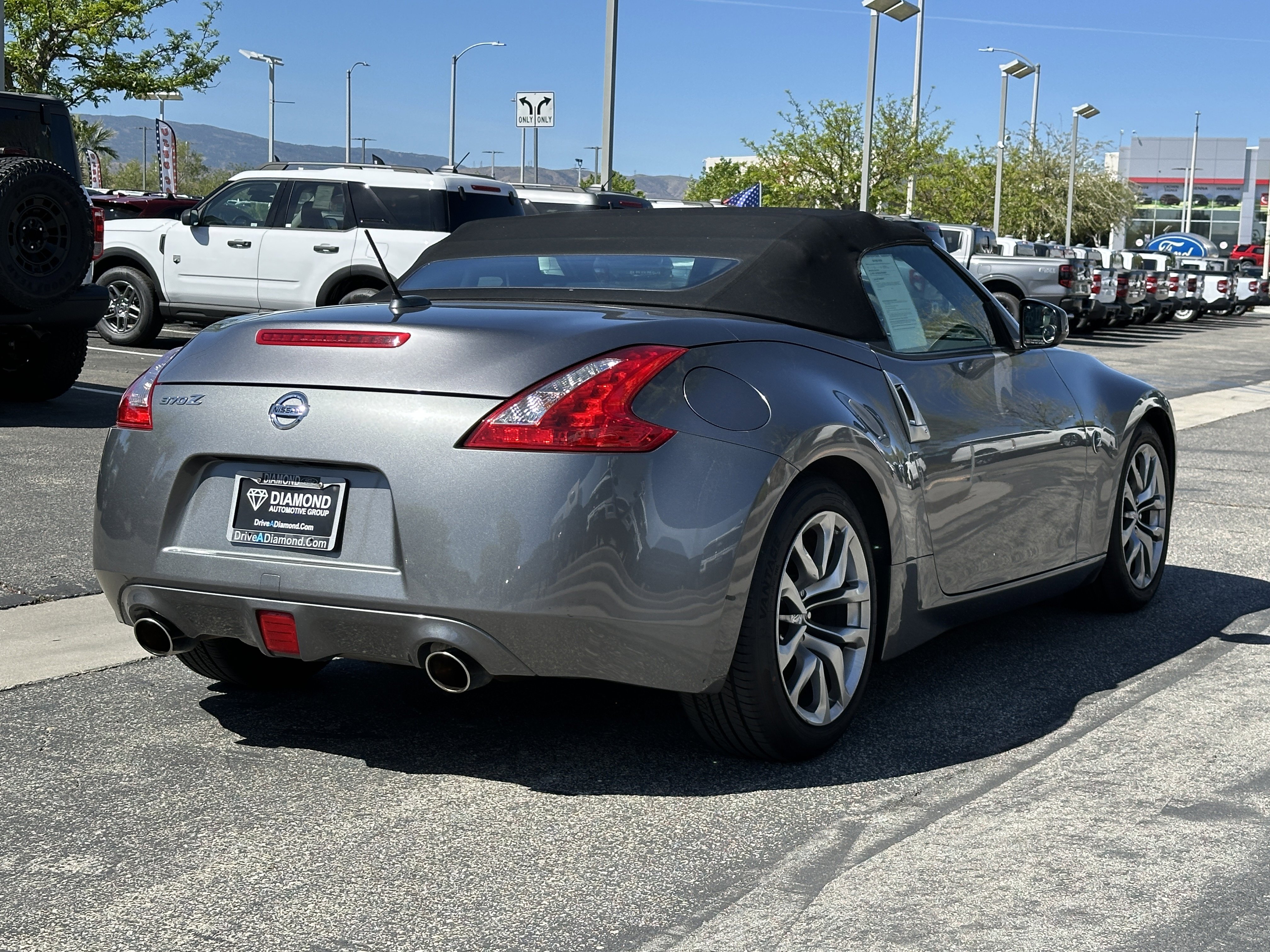 Used 2014 Nissan 370Z Roadster image 8