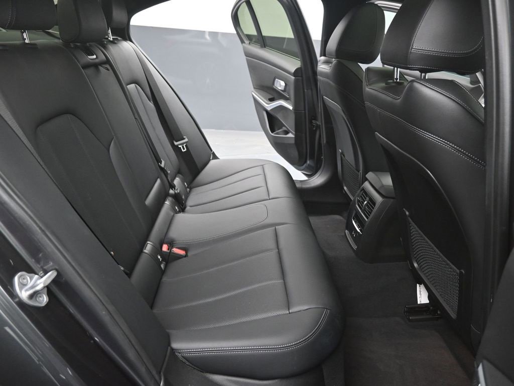 Used 2022 BMW 330i Sedan image 23
