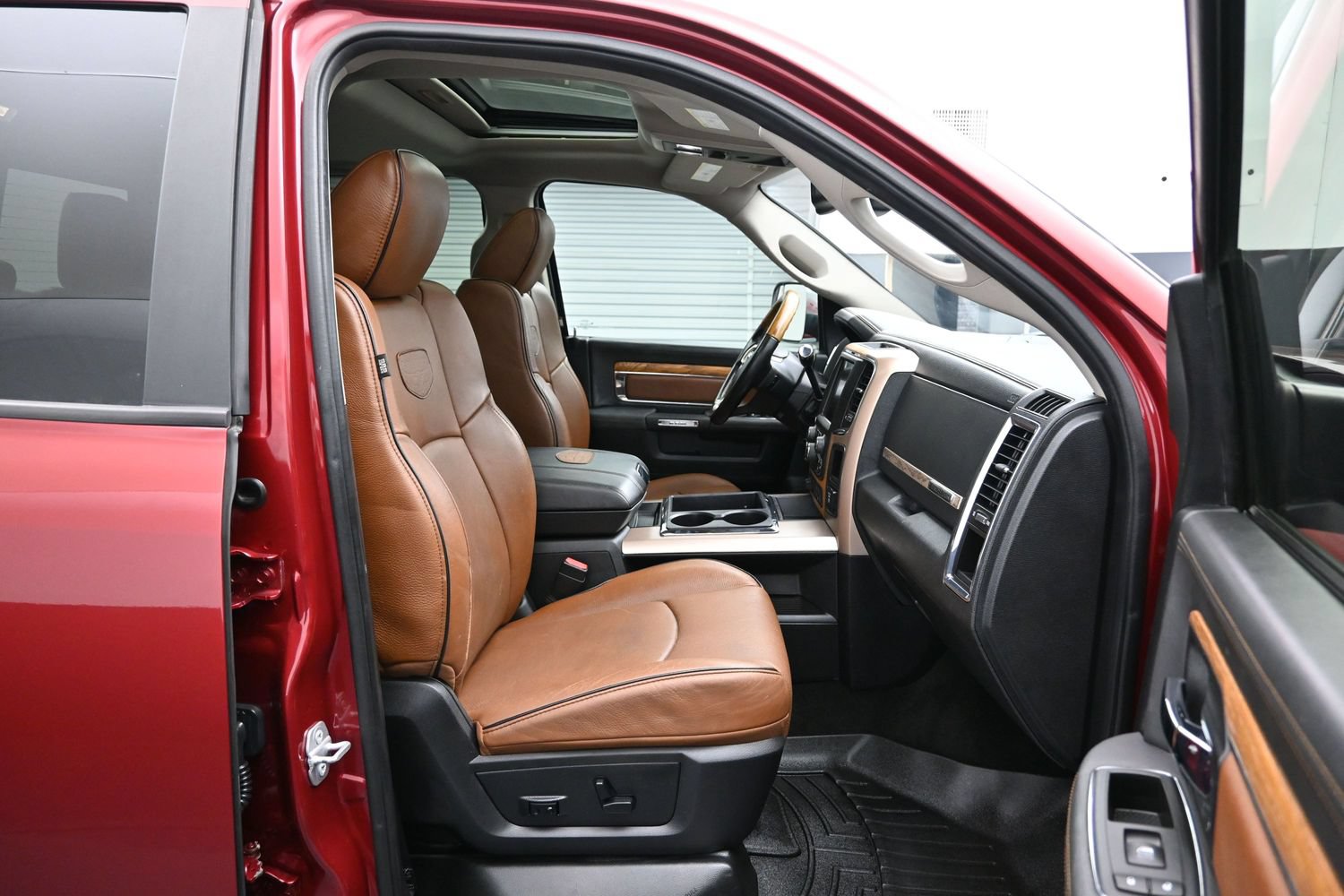 Used 2015 RAM 2500 Longhorn w/ Convenience Group AWD/4WD image 13