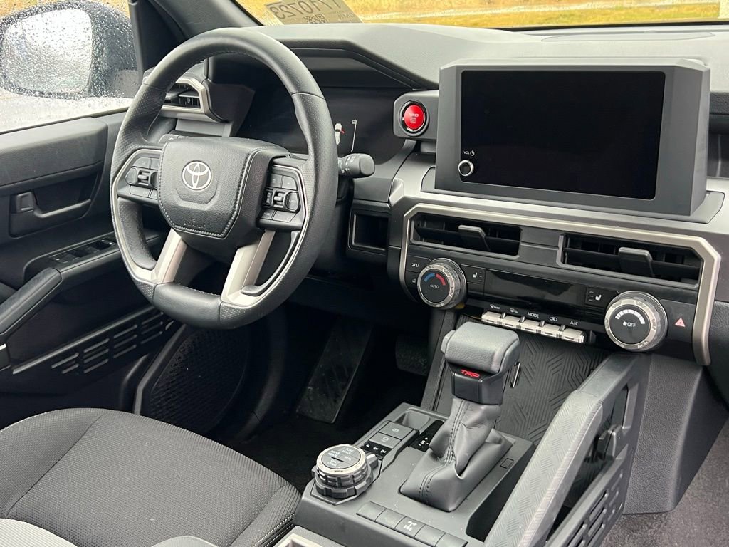 Used 2025 Toyota 4Runner TRD Off-Road AWD/4WD image 39