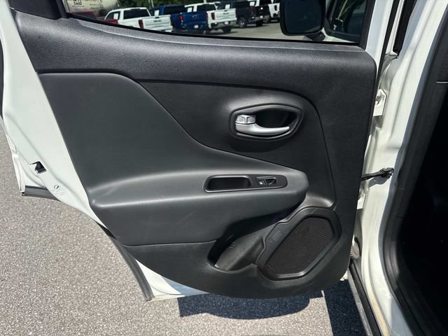 Used 2023 Jeep Renegade Trailhawk AWD/4WD image 15