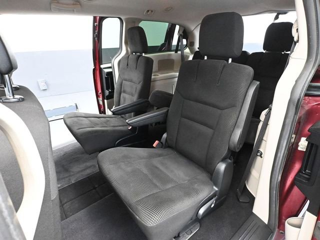 Used 2020 Dodge Grand Caravan SE w/ UConnect Hands-Free Group image 31