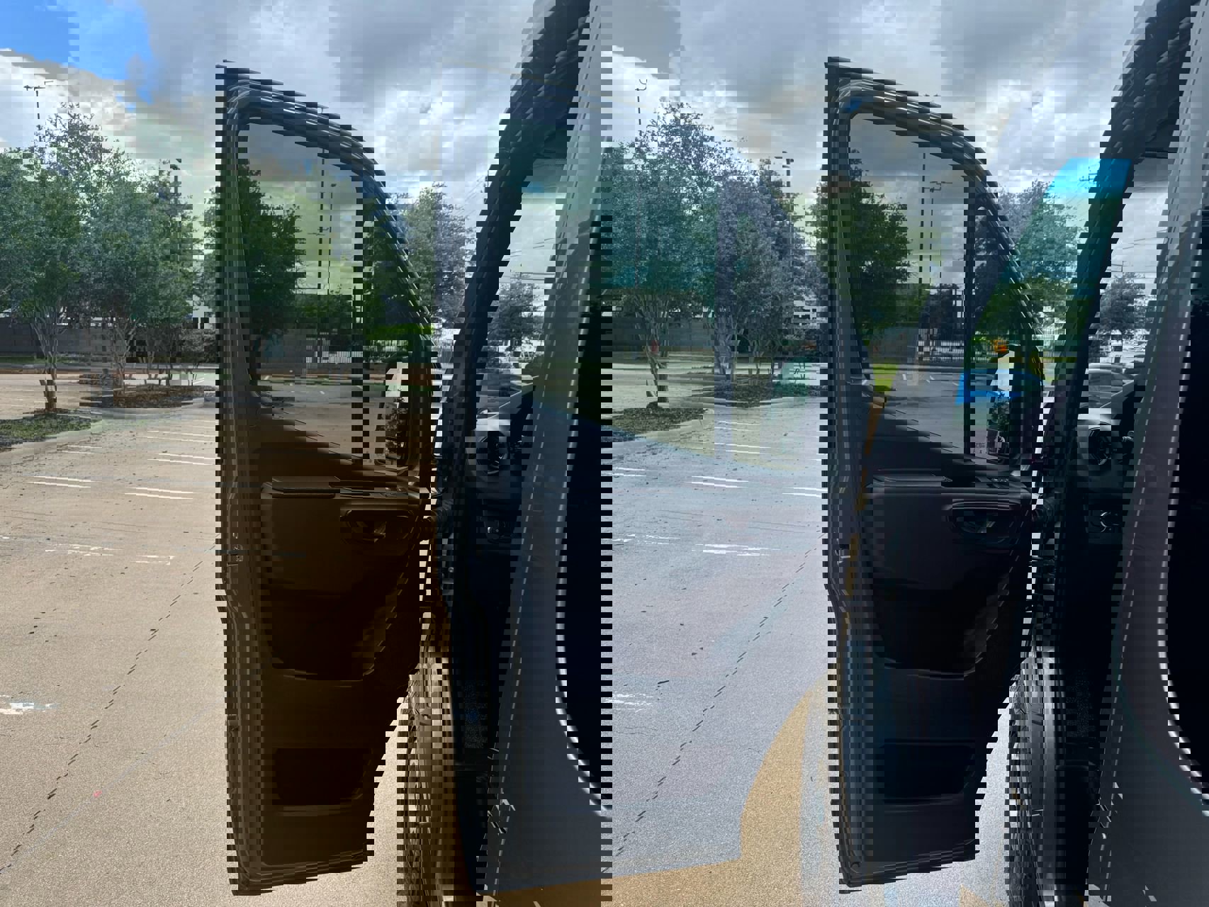 Used 2019 Mercedes-Benz Sprinter 2500 image 12