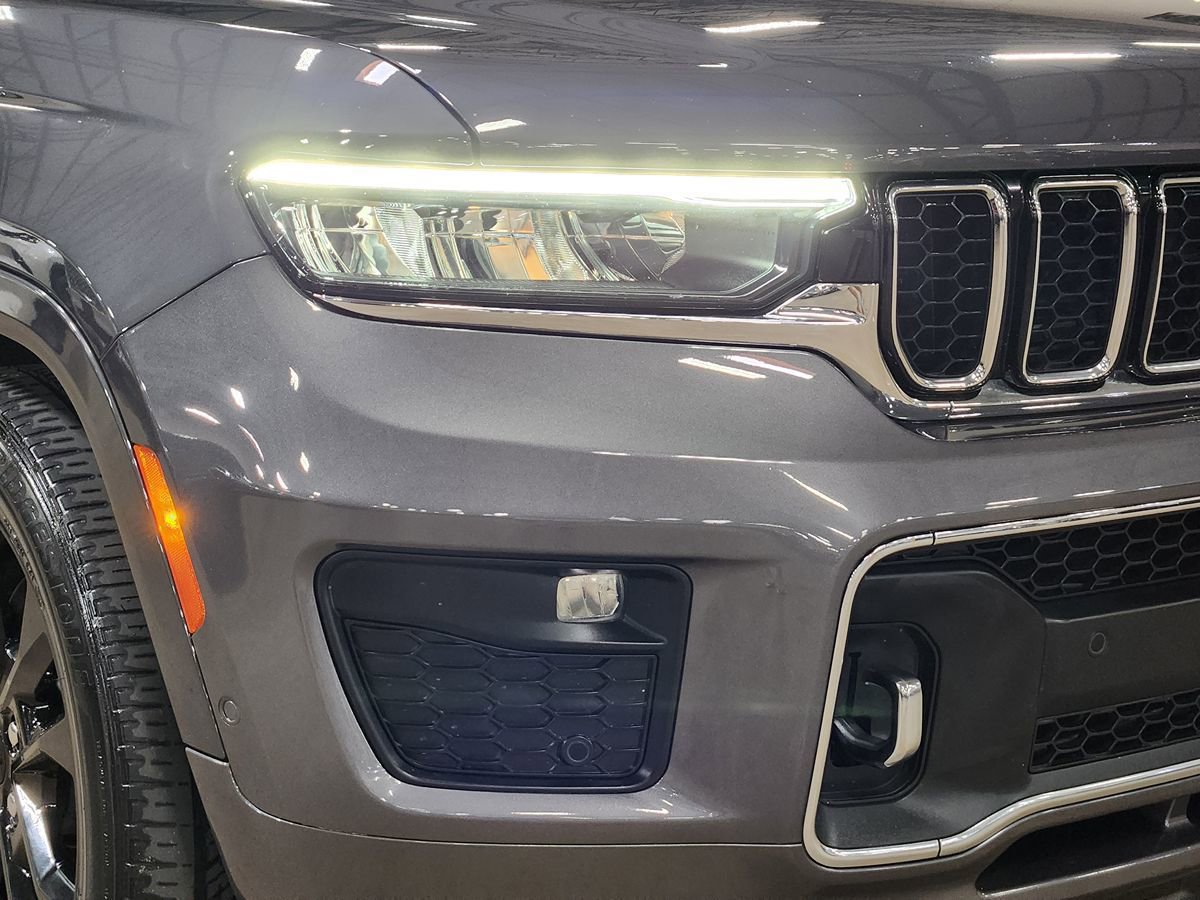 Used 2022 Jeep Grand Cherokee L Overland w/ Luxury Tech Group IV AWD/4WD image 13