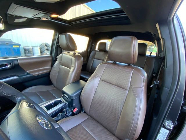 Used 2018 Toyota Tacoma Limited image 20