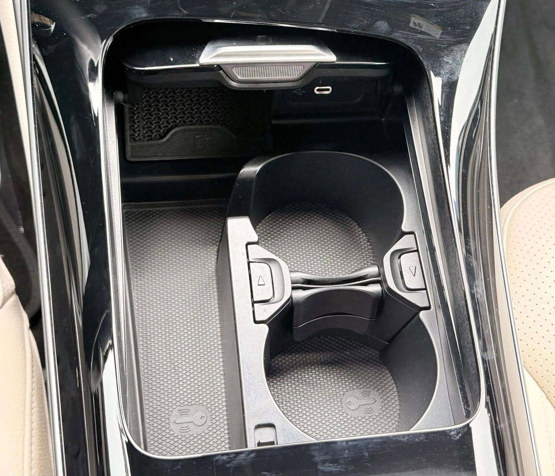 Used 2024 Mercedes-Benz CLE 300 4MATIC Coupe image 37