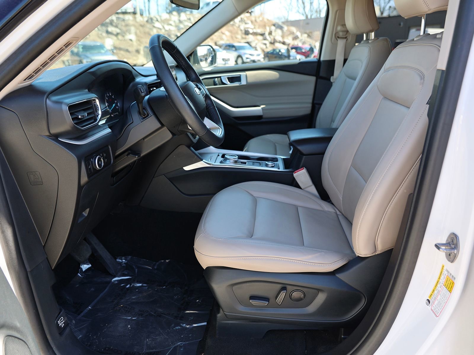 Used 2023 Ford Explorer XLT w/ Equipment Group 202A image 18