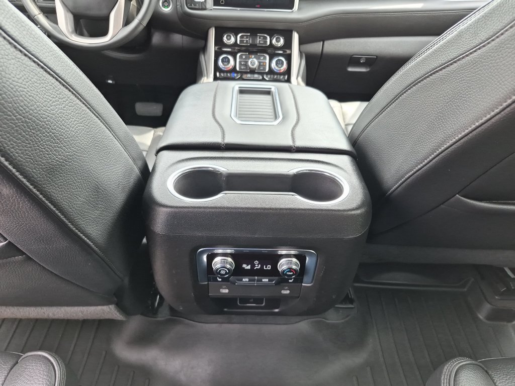 Used 2023 GMC Yukon XL Denali AWD/4WD image 34