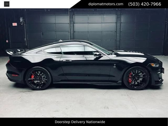 Used 2022 Ford Mustang Shelby GT500 w/ Technology Package RWD image 8
