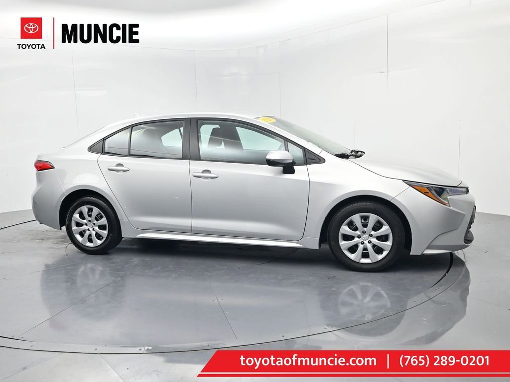 Used 2023 Toyota Corolla LE FWD image 1
