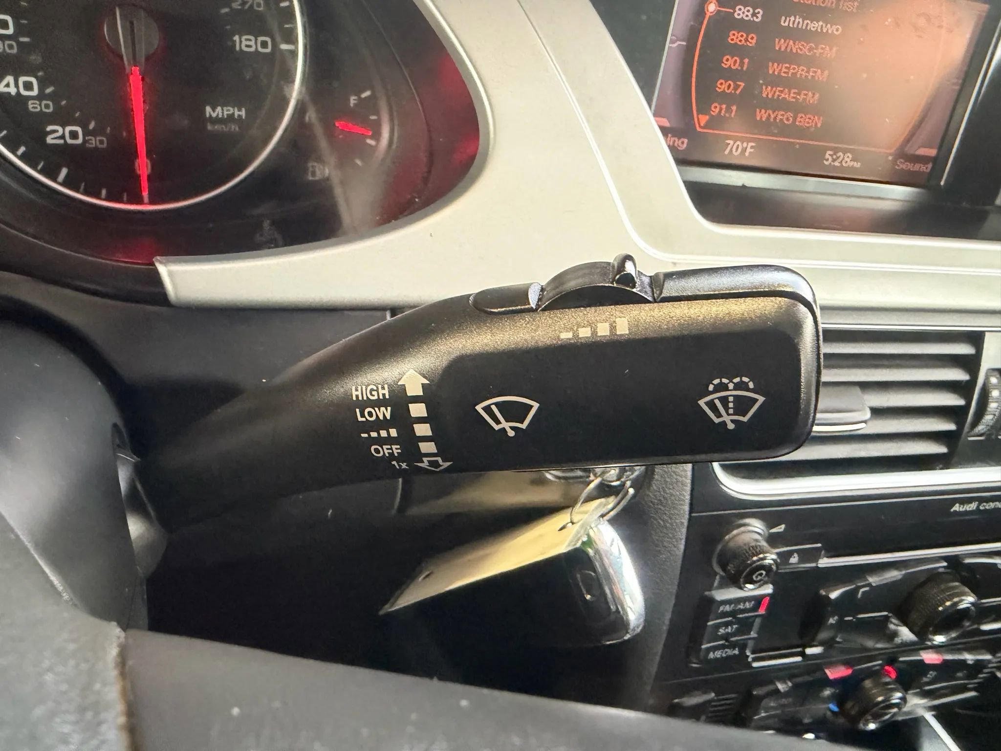 Used 2011 Audi A4 2.0T Premium image 14