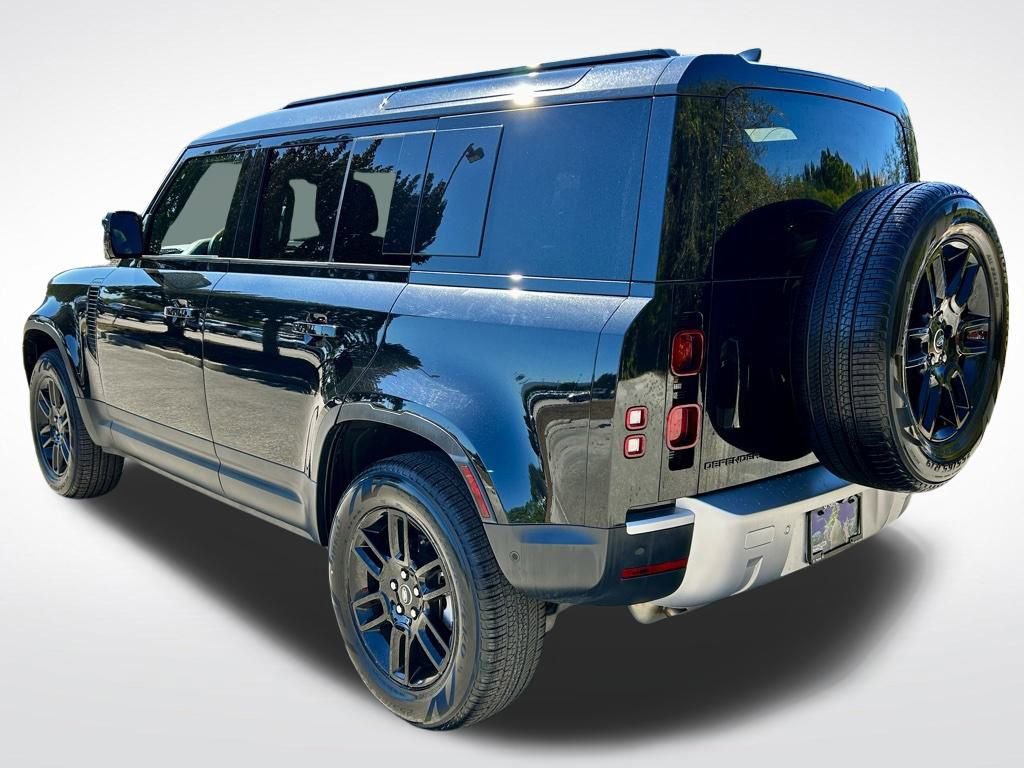 Used 2025 Land Rover Defender 110 S image 7