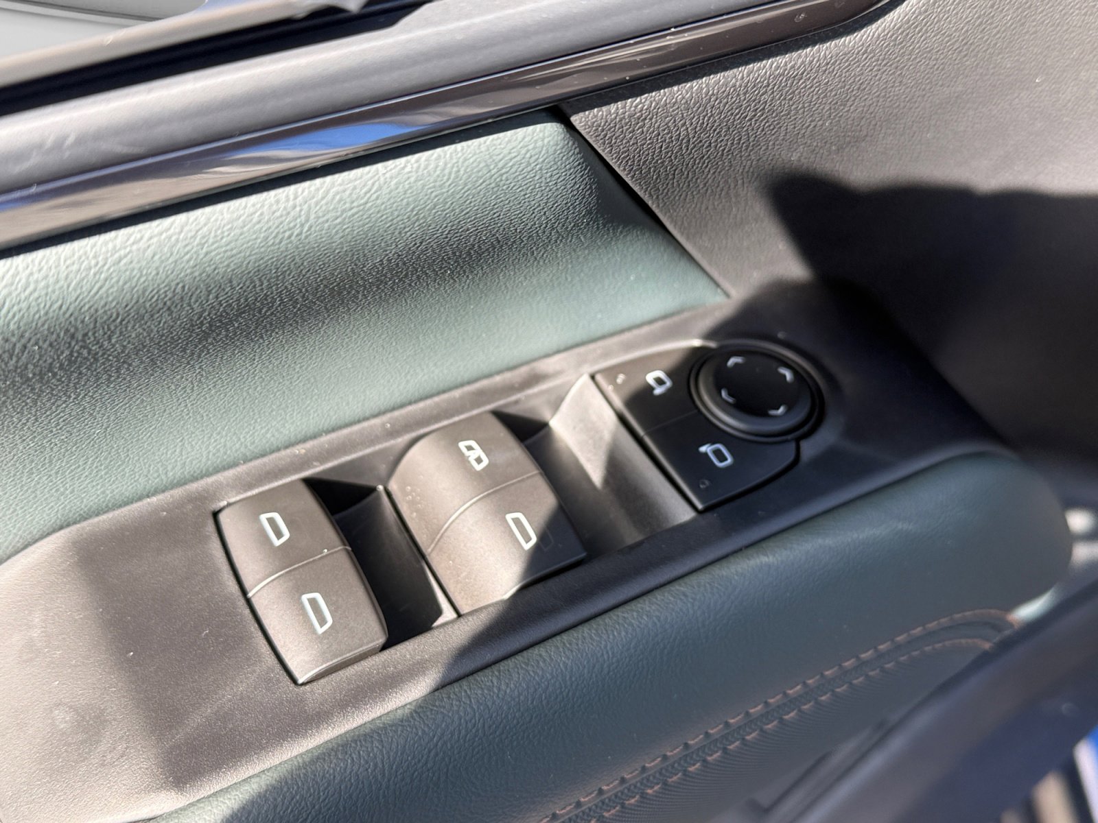 New 2026 GMC Terrain AT4 w/ Convenience Package III image 27