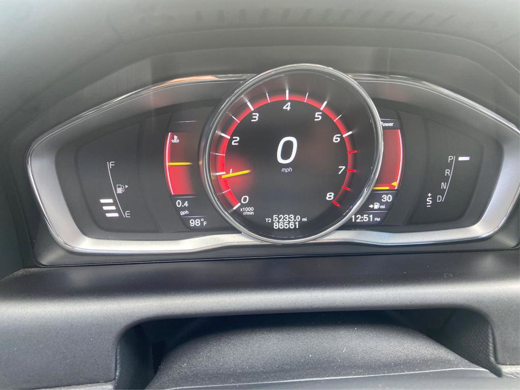 Used 2016 Volvo XC60 T5 Premier w/ Proximity Package FWD image 16