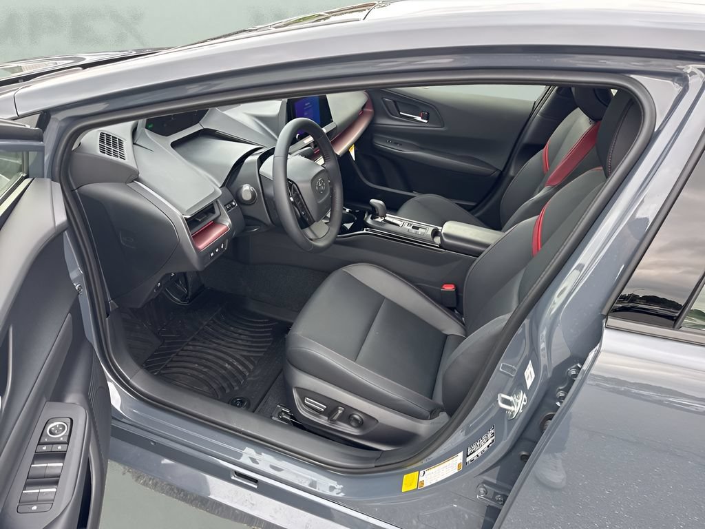 Used 2026 Toyota Prius Plug-In Hybrid FWD image 9