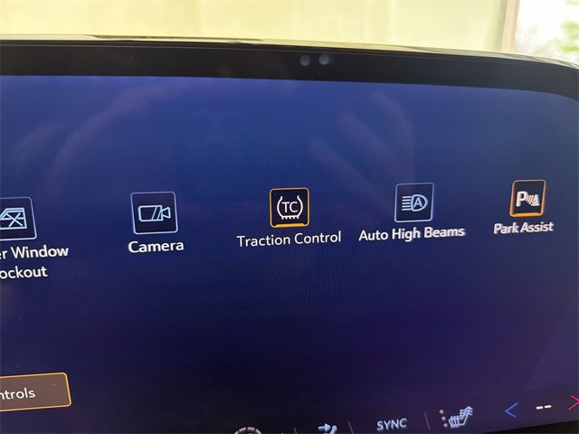 Certified 2025 Chevrolet Traverse LT image 32