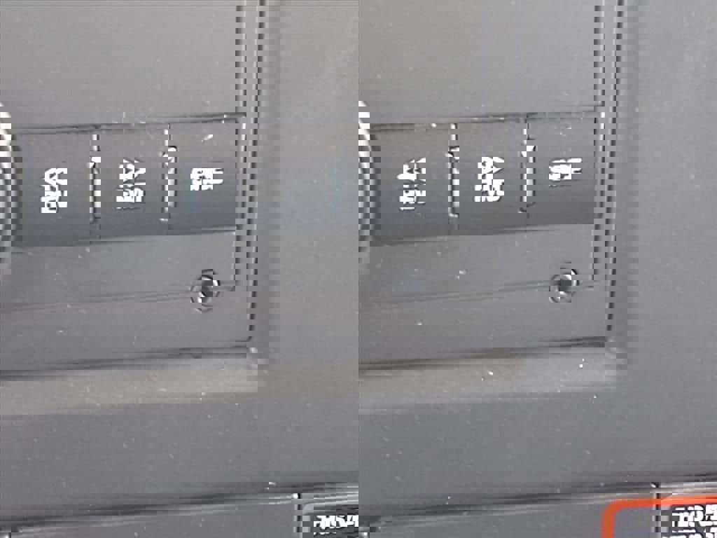 New 2025 Chevrolet Express 3500 w/ Power Convenience Package image 15