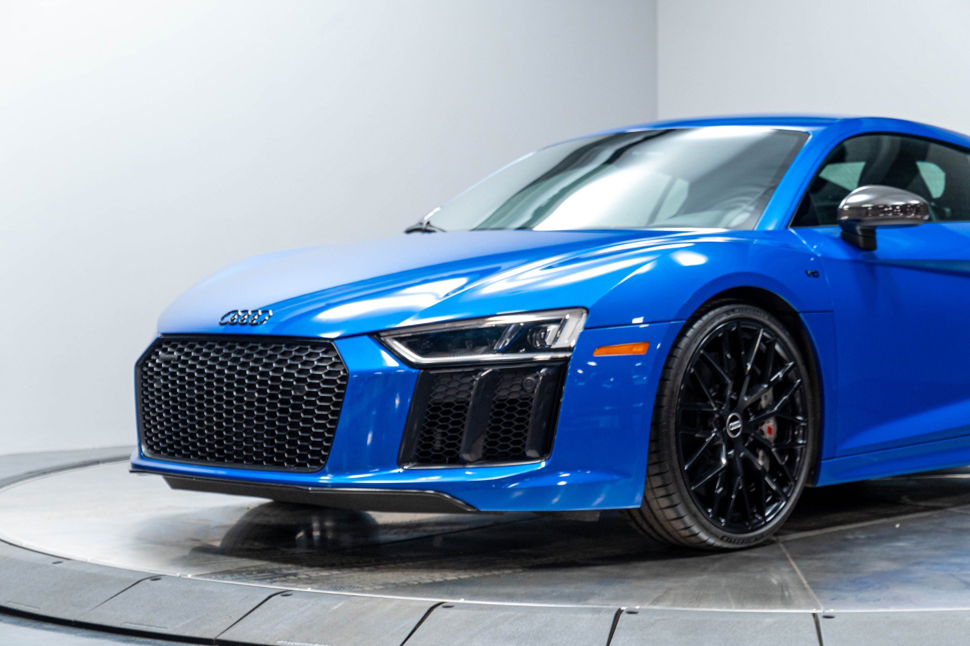 Used 2017 Audi R8 V10 plus AWD/4WD image 4