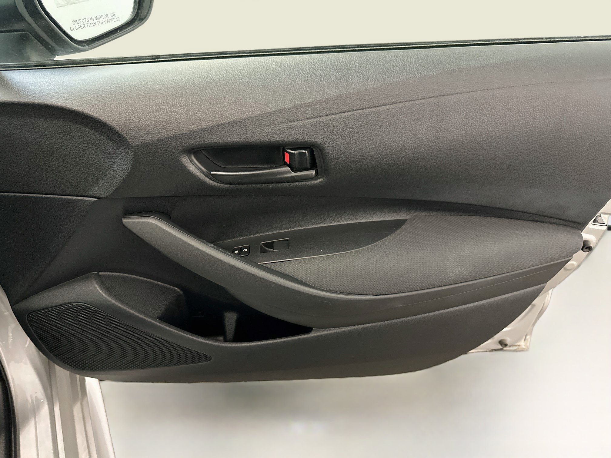Used 2025 Toyota Corolla LE FWD image 33
