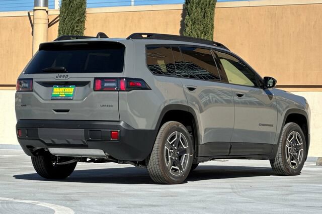 New 2026 Jeep Cherokee Laredo image 4