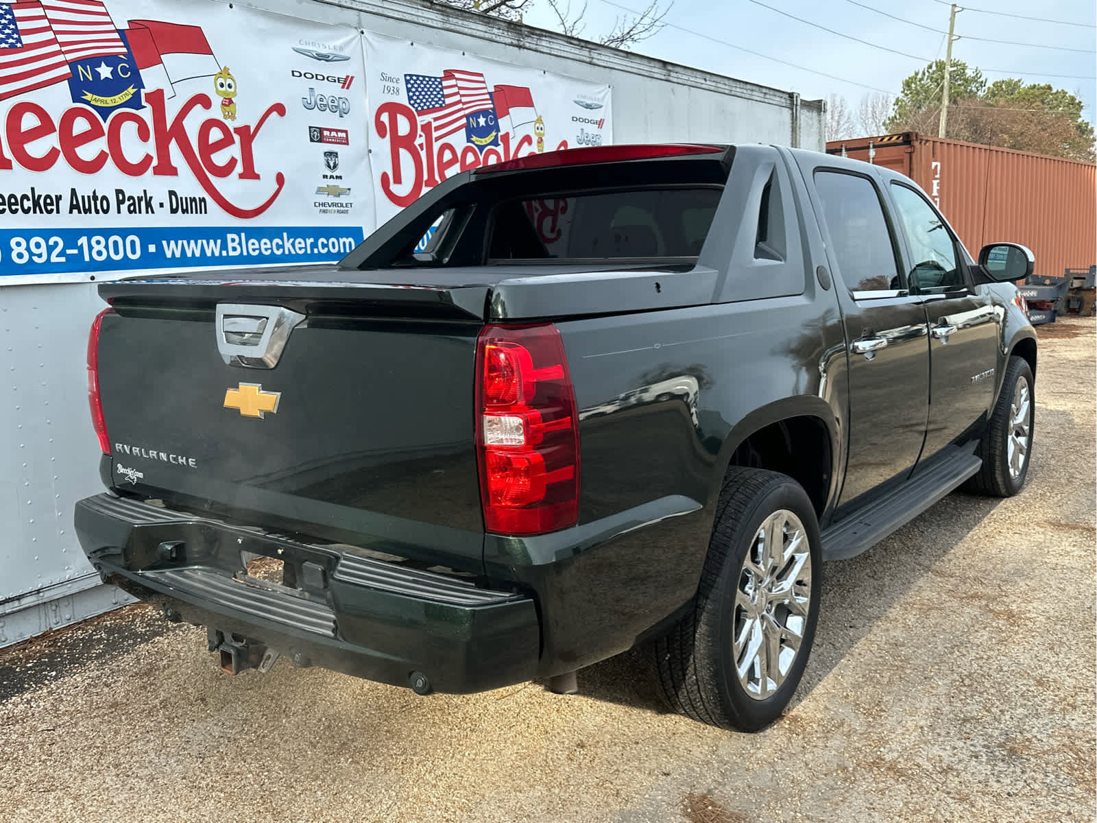 Used 2013 Chevrolet Avalanche LT image 3