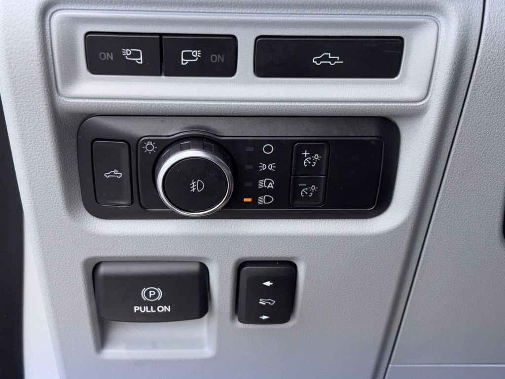 Used 2022 Ford F150 Limited AWD/4WD image 19